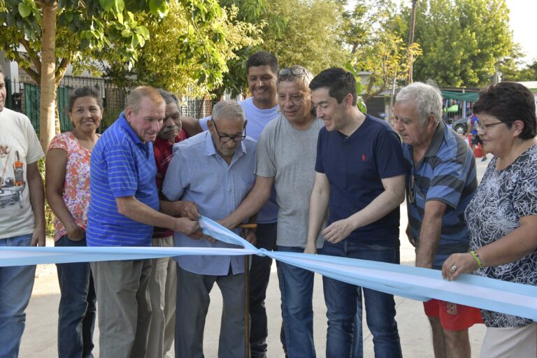 Leo Nardini inauguró los pavimentos de las calles Honduras, Cuba y Colombia